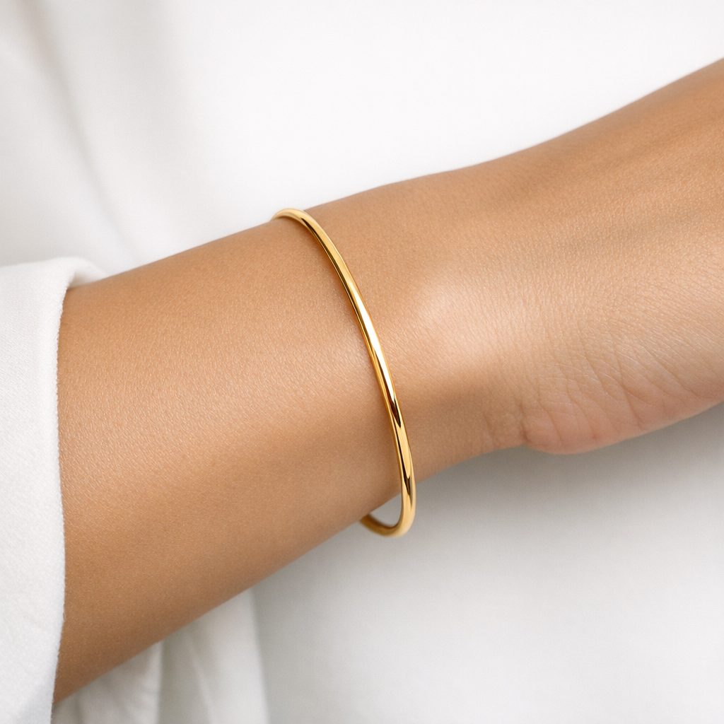 The Elara Gold Bangle