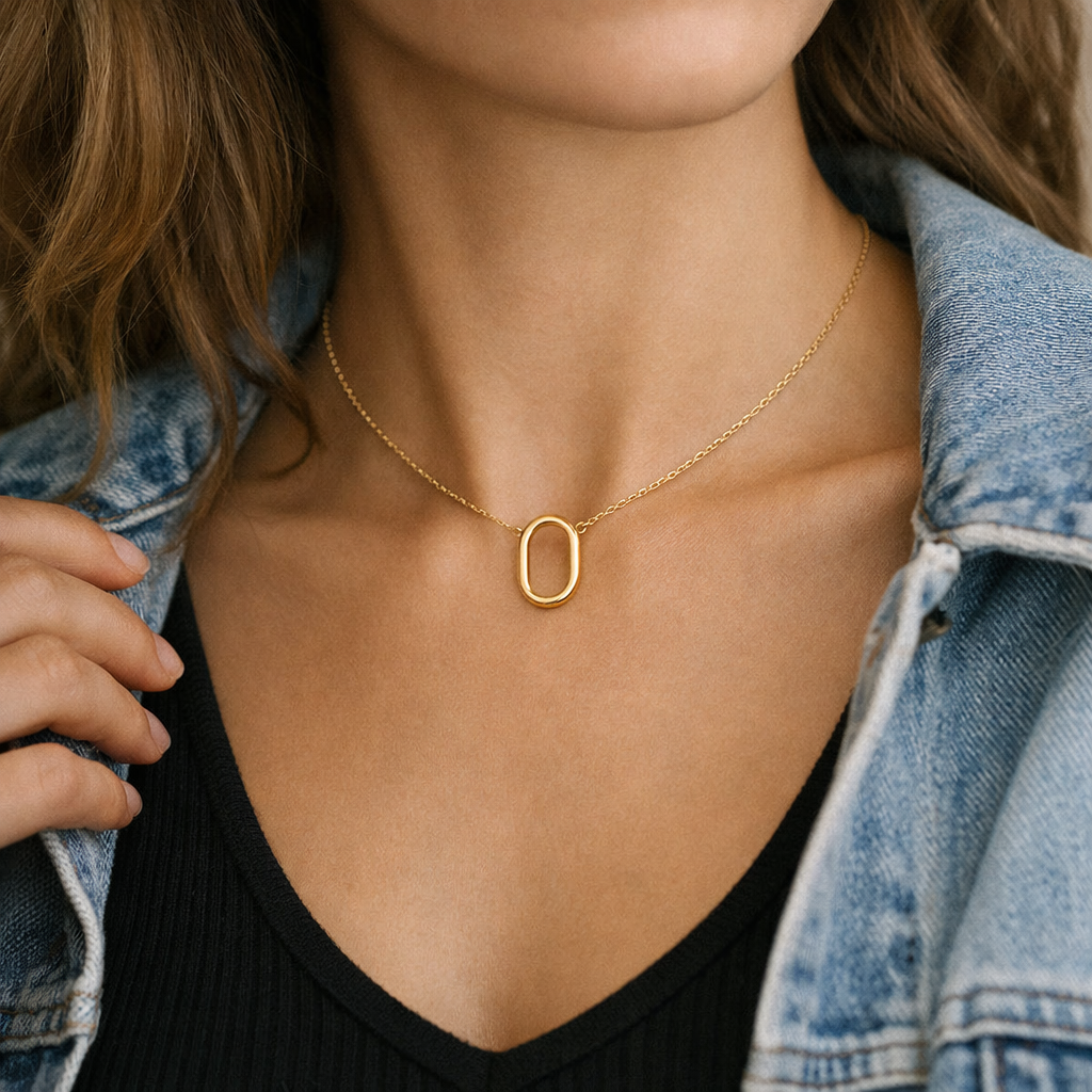 The Elara Oval Pendant